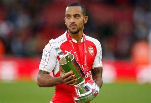 Th.Walcott and S.Cazorla extend contracts with "Arsenal"