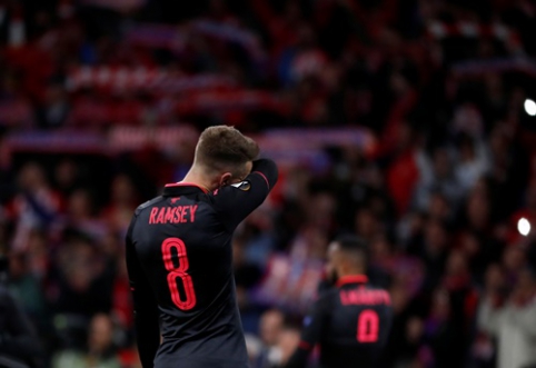 On A. Ramsey's table: proposal to sign a new long-term agreement with "Arsenal"