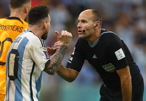 Did FIFA ask L. Messi? M. Lahoz will no longer work at the World Cup