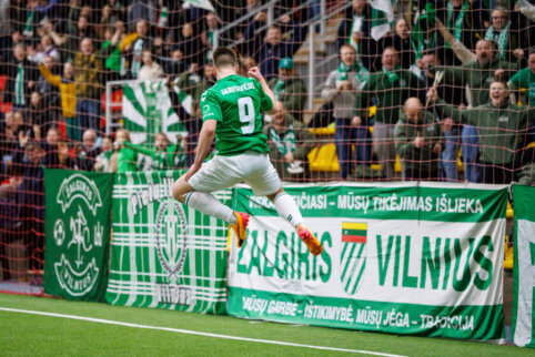 During the fans' conflict, gas was also directed at the head of 'Žalgiris'
