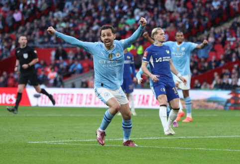 B. Silva: "Did a few bad months make Manchester City bad and old?"