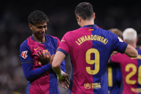 Barcelona reached the Copa del Rey final after a dramatic series