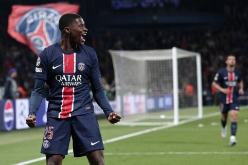 PSG with fantastic strikes defeated Aston Villa