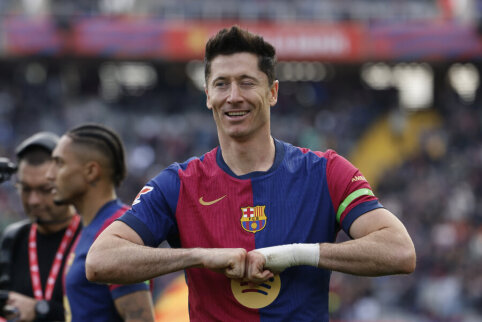 R. Lewandowski continues to mercilessly punish his former club