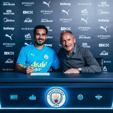 P. Guardiola: 'Yes, I. Gundogan should stay at Manchester City for another year'