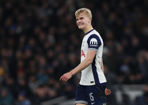 L. Bergvall has extended his contract with Tottenham for another six years.