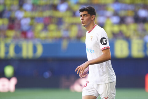 J. Sanchez will leave the Sevilla club and will play for Napoli.