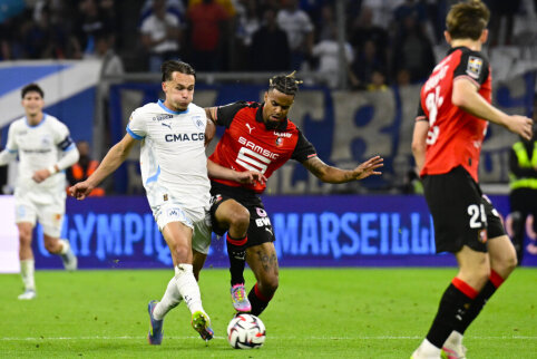 A. Dedičius becomes the new 'Benfica' club's left-back.