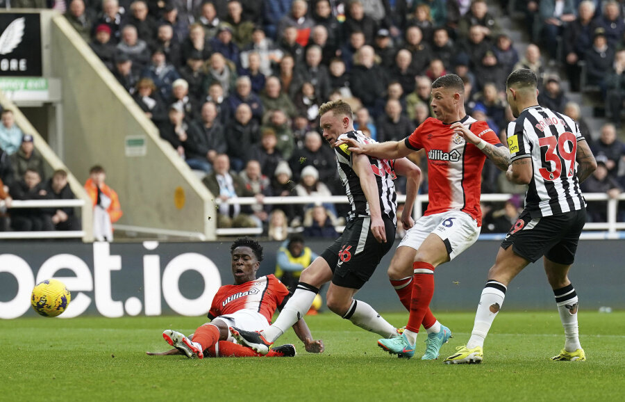 In the drama of eight goals - "Newcastle" and "Luton" draw