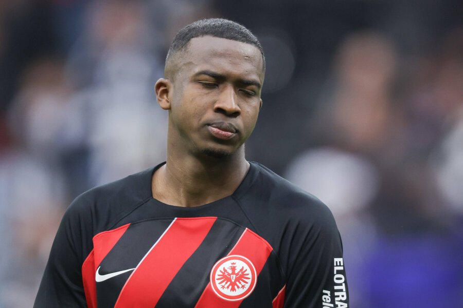 Defender of "Eintracht" - in the spotlight of the "Premier" League's giants