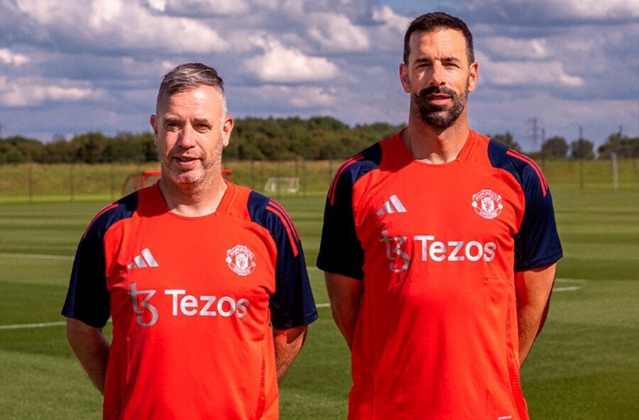 Manchester United" coaching staff officially supplemented by two strategists