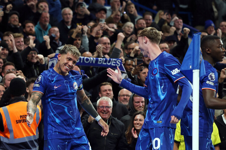Chelsea defeated Tottenham in an important showdown.