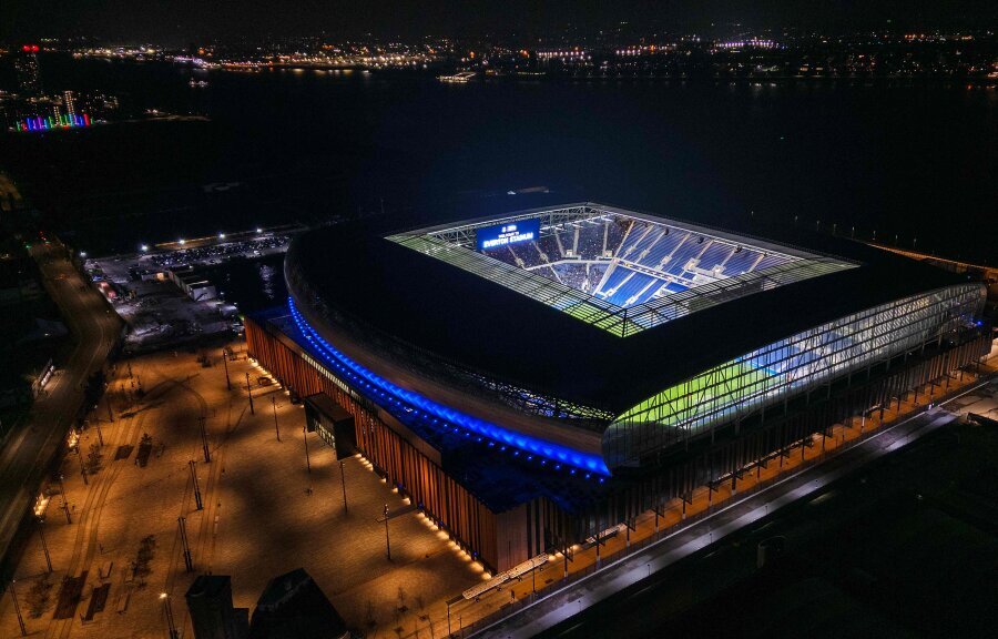 Calculated how much it cost the Everton team to build a new stadium