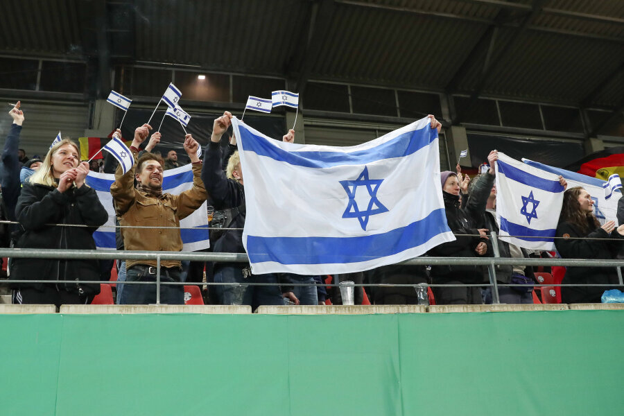 Israeli football legend receives a grenade in his homeland