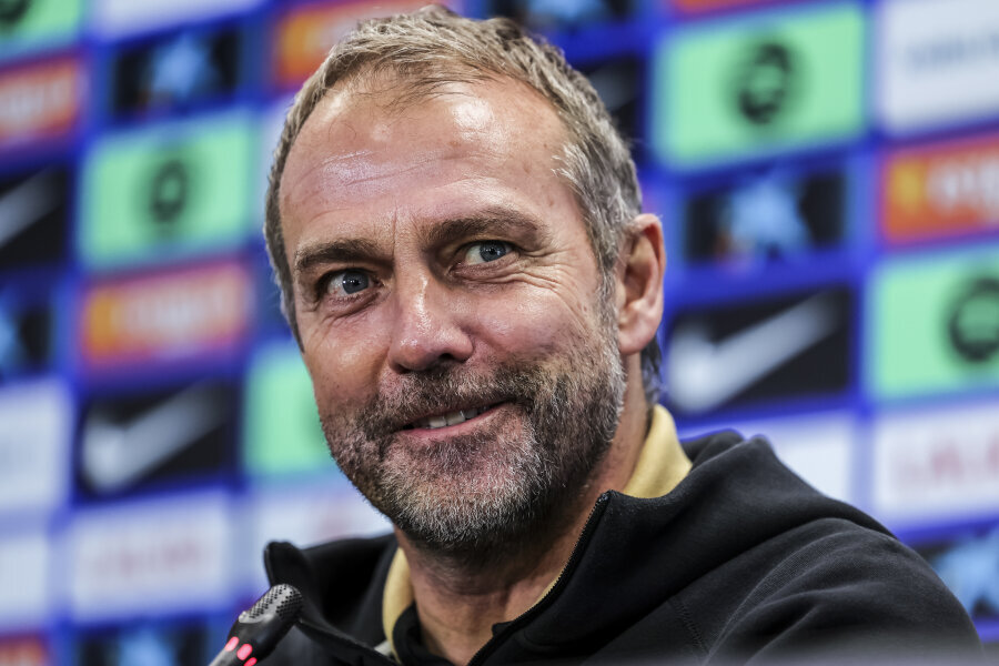 H. Flick: "It's important to give A. Fati playing time and rest L. Yamal."