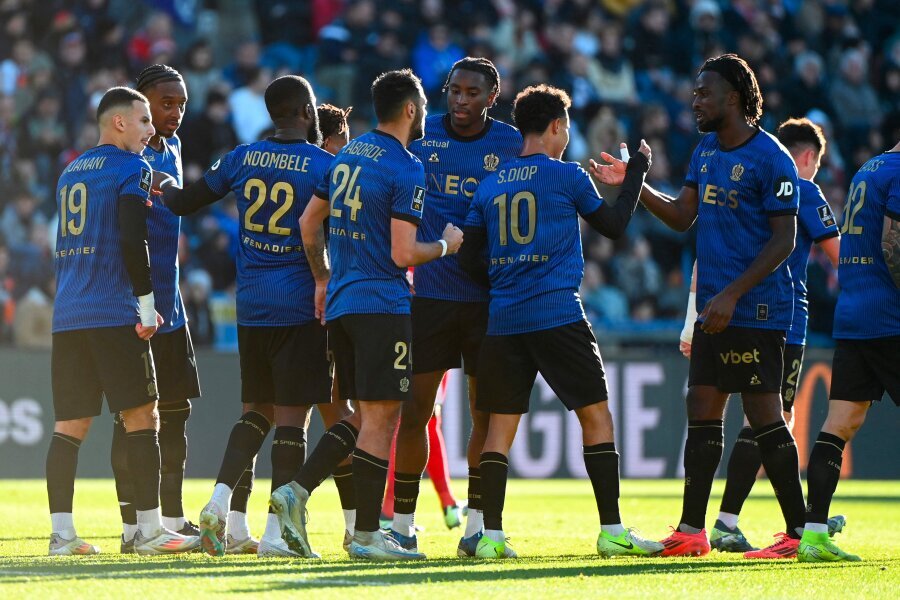 Nice club, fighting for a place in the Champions League, achieved victory.