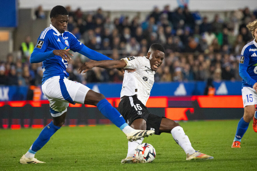 M. Sarr will move to play for "Chelsea" club.